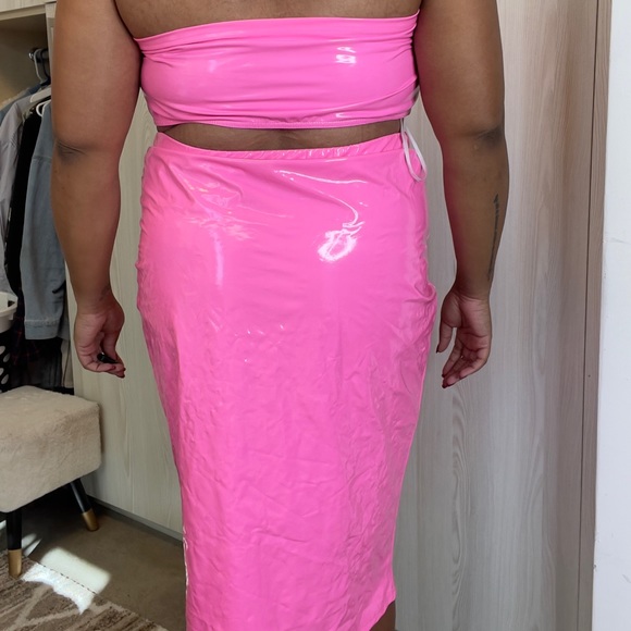 Bubblegum Pink Latex 2pc - Picture 3 of 6